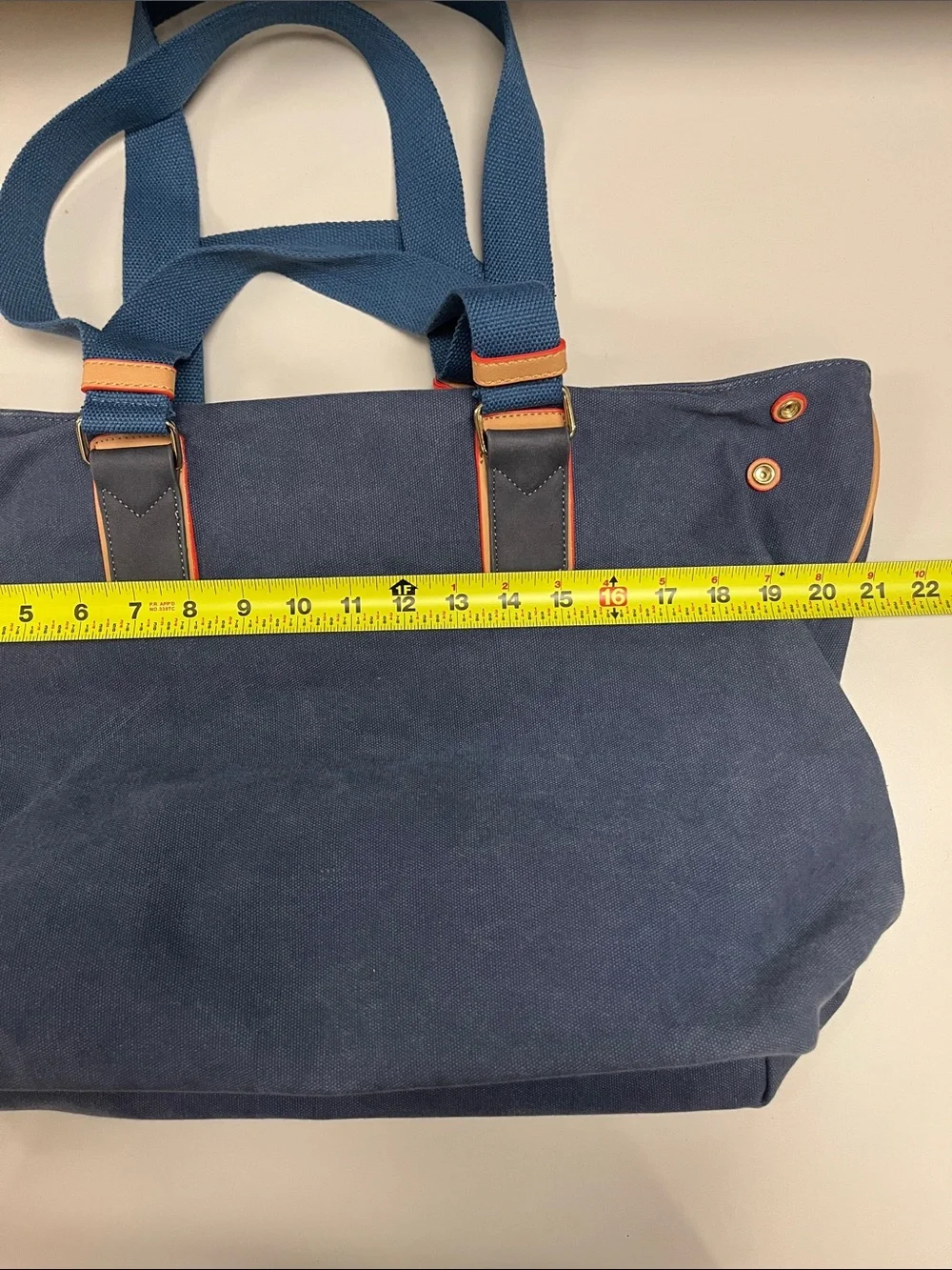Chillx spacious tote